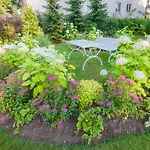 Center Garden Camping *